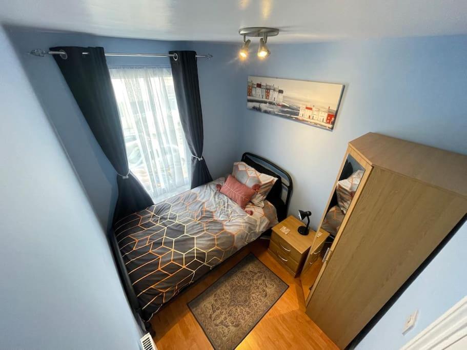 Beanies Lornestreet Four Bed House Leilighet Swindon Eksteriør bilde