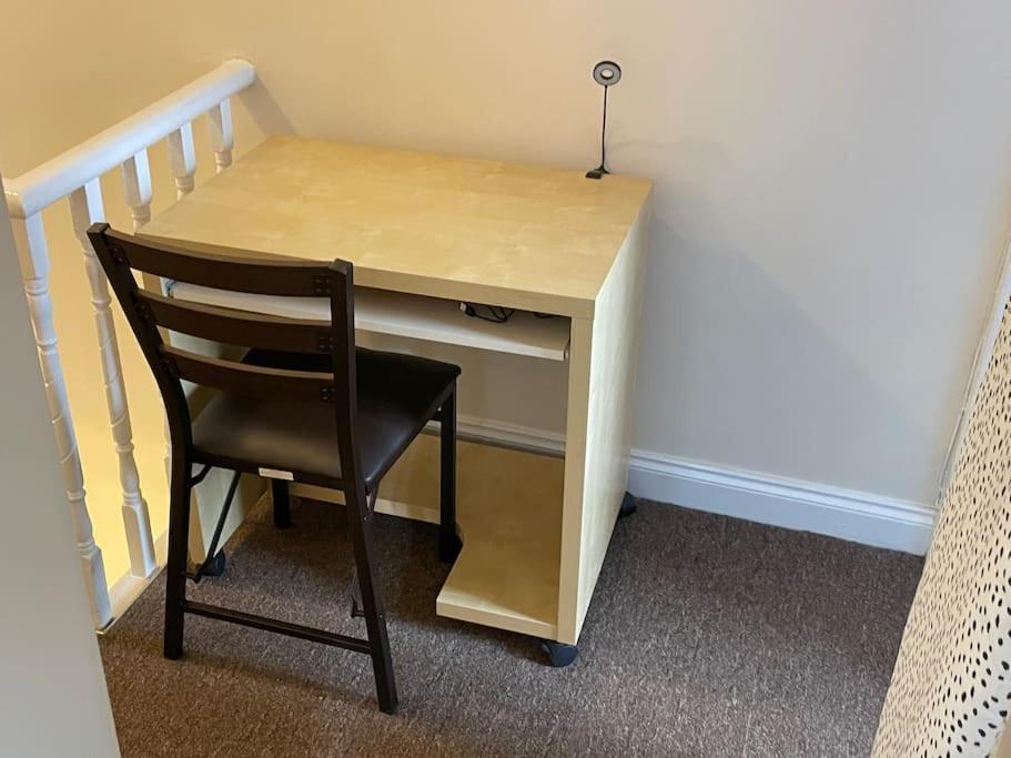 Beanies Lornestreet Four Bed House Leilighet Swindon Eksteriør bilde