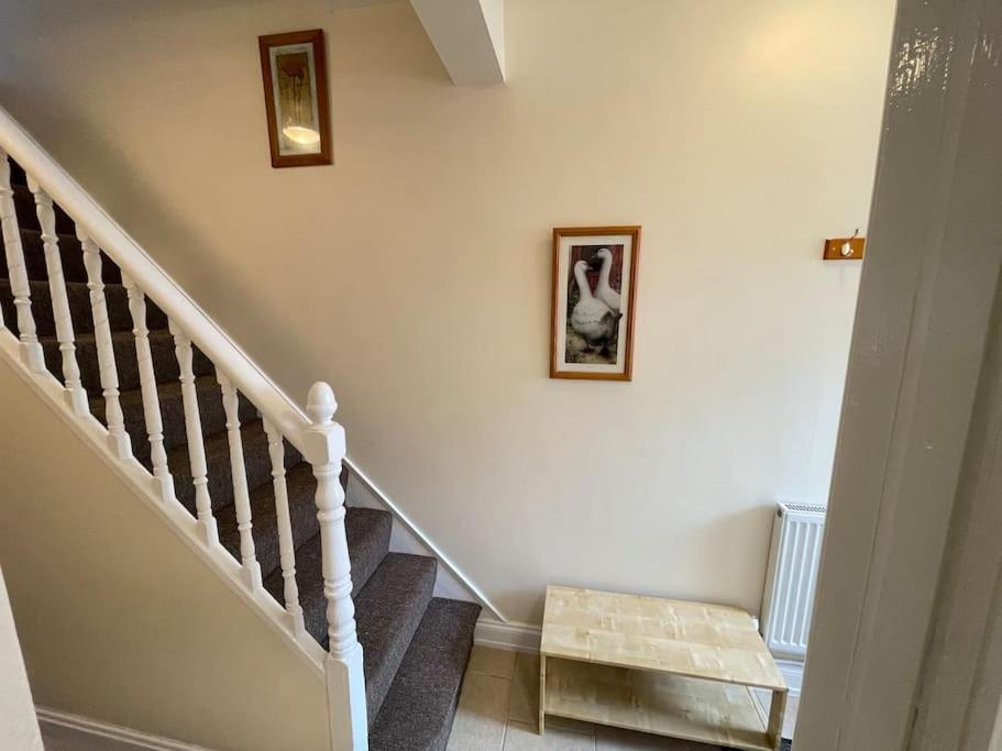 Beanies Lornestreet Four Bed House Leilighet Swindon Eksteriør bilde