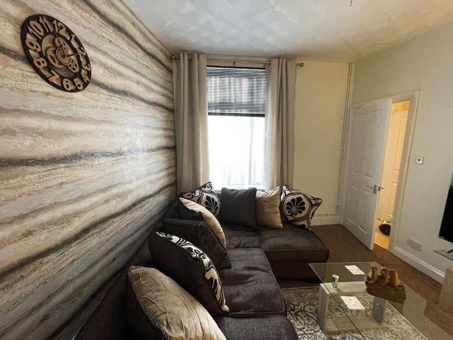 Beanies Lornestreet Four Bed House Leilighet Swindon Eksteriør bilde