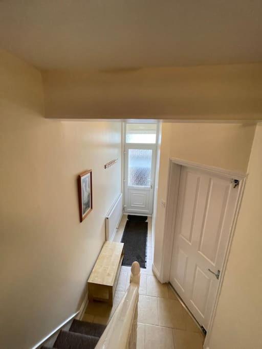 Beanies Lornestreet Four Bed House Leilighet Swindon Eksteriør bilde