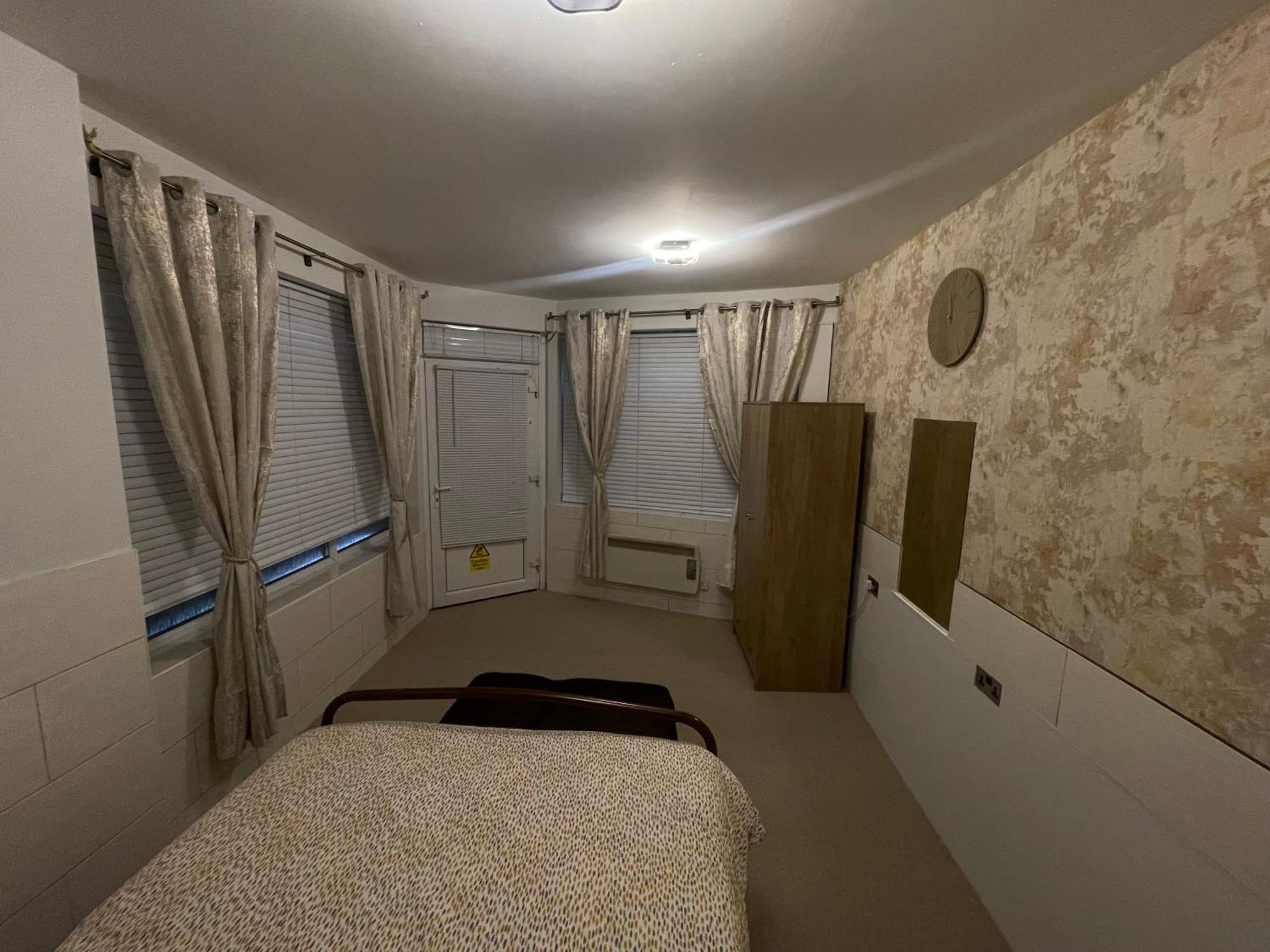 Beanies Lornestreet Four Bed House Leilighet Swindon Eksteriør bilde