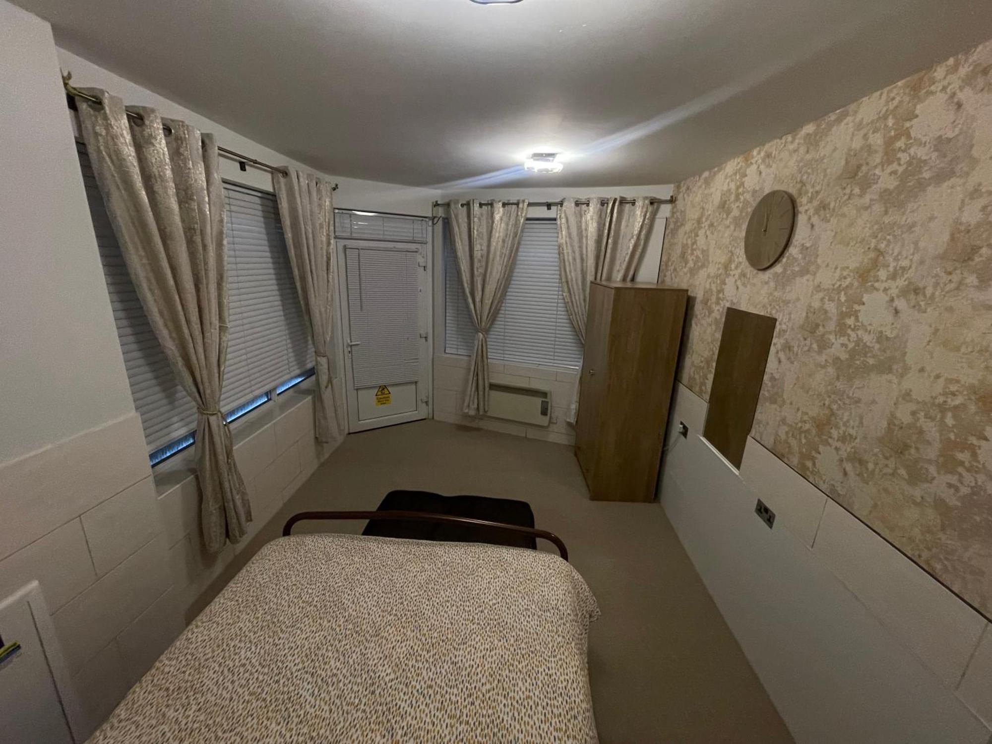 Beanies Lornestreet Four Bed House Leilighet Swindon Eksteriør bilde