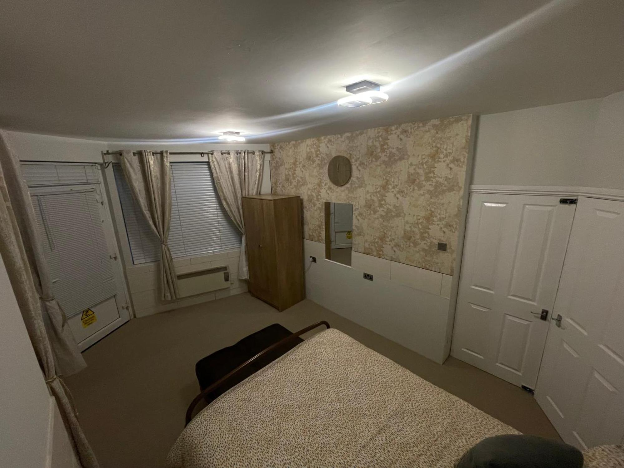 Beanies Lornestreet Four Bed House Leilighet Swindon Eksteriør bilde
