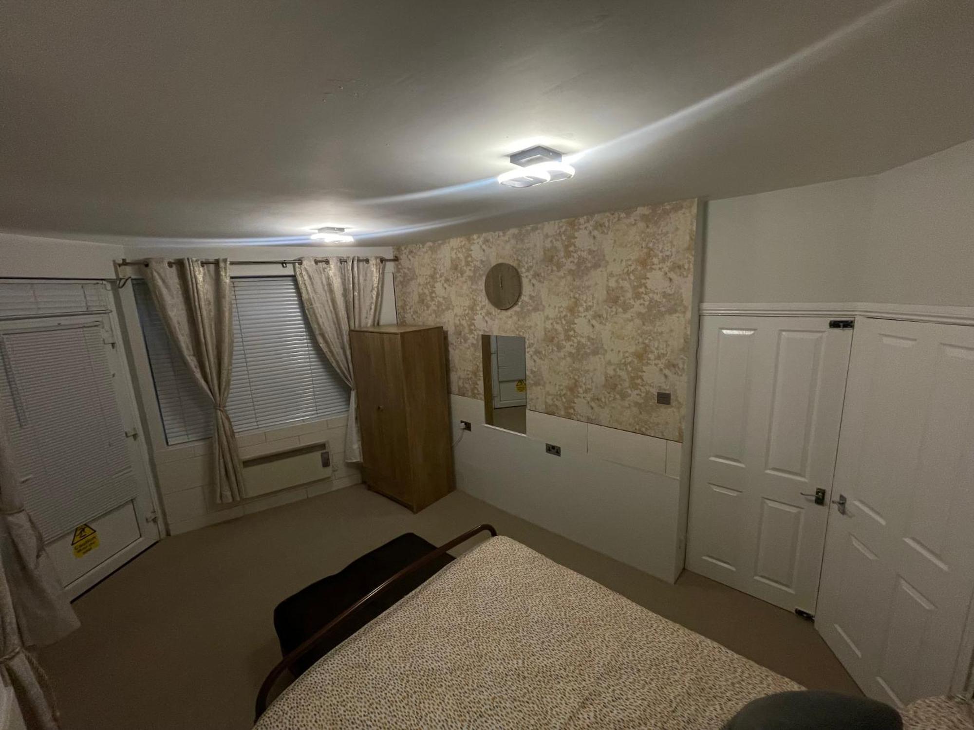 Beanies Lornestreet Four Bed House Leilighet Swindon Eksteriør bilde