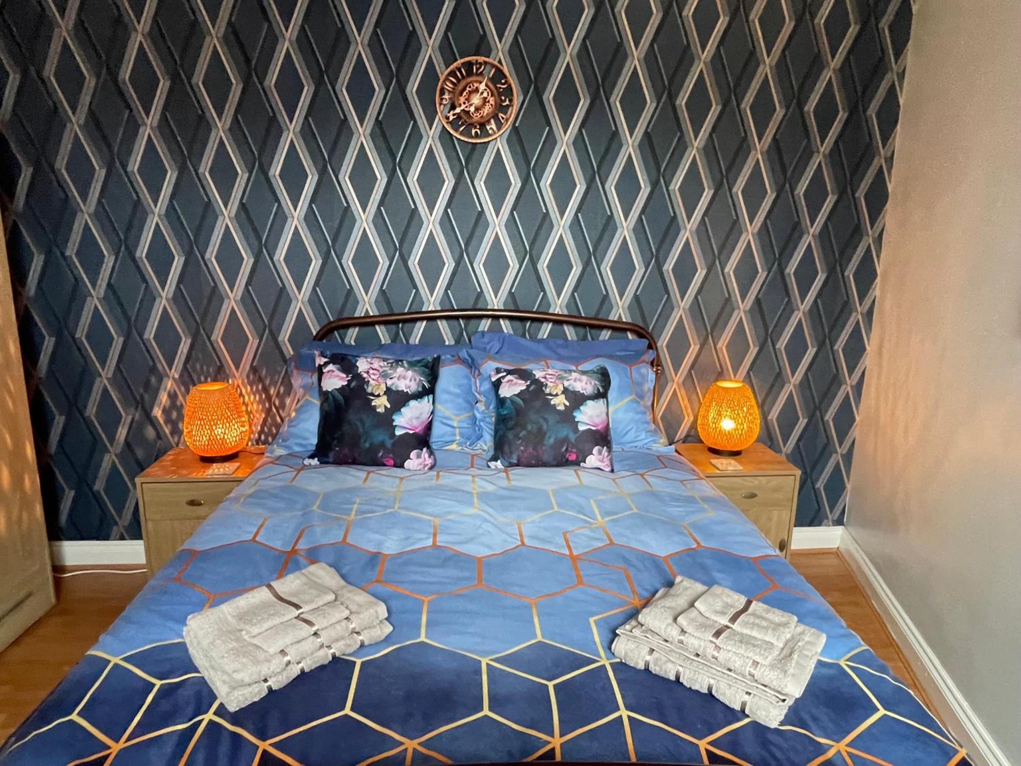 Beanies Lornestreet Four Bed House Leilighet Swindon Eksteriør bilde