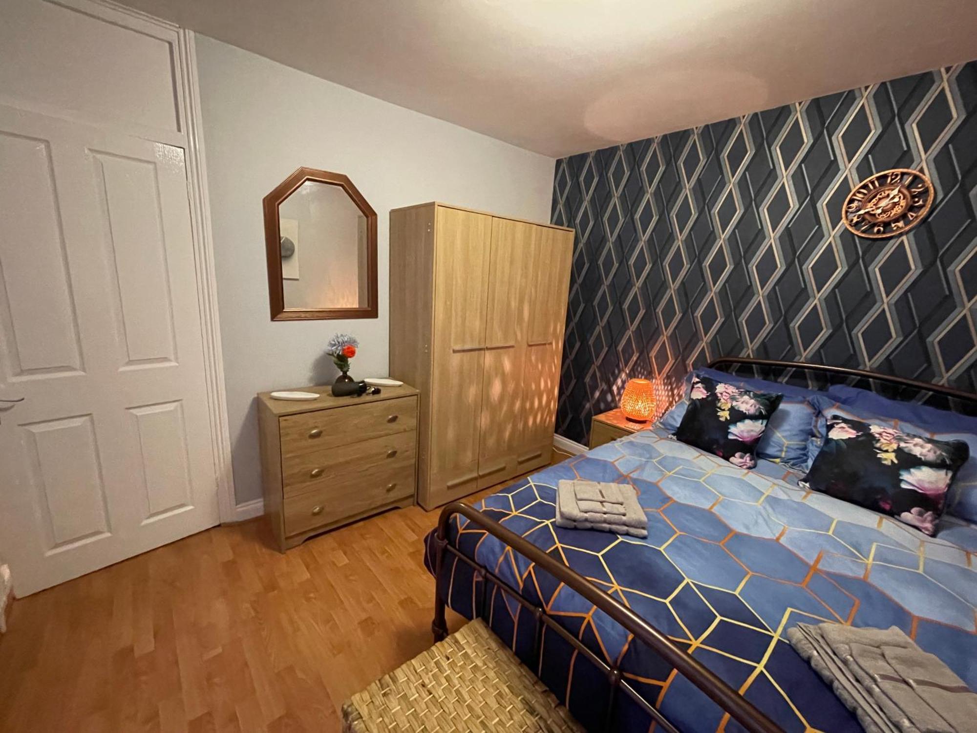 Beanies Lornestreet Four Bed House Leilighet Swindon Eksteriør bilde