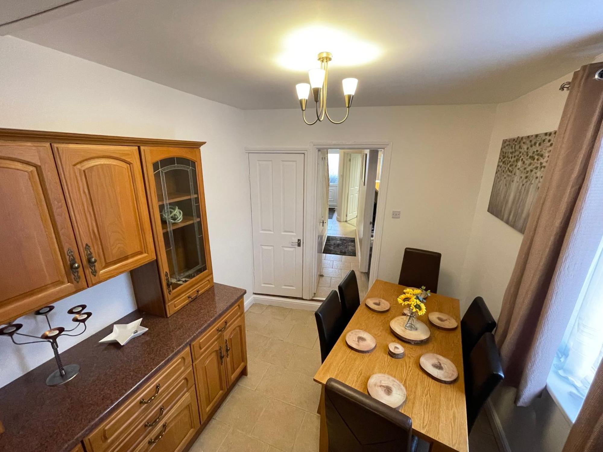 Beanies Lornestreet Four Bed House Leilighet Swindon Eksteriør bilde