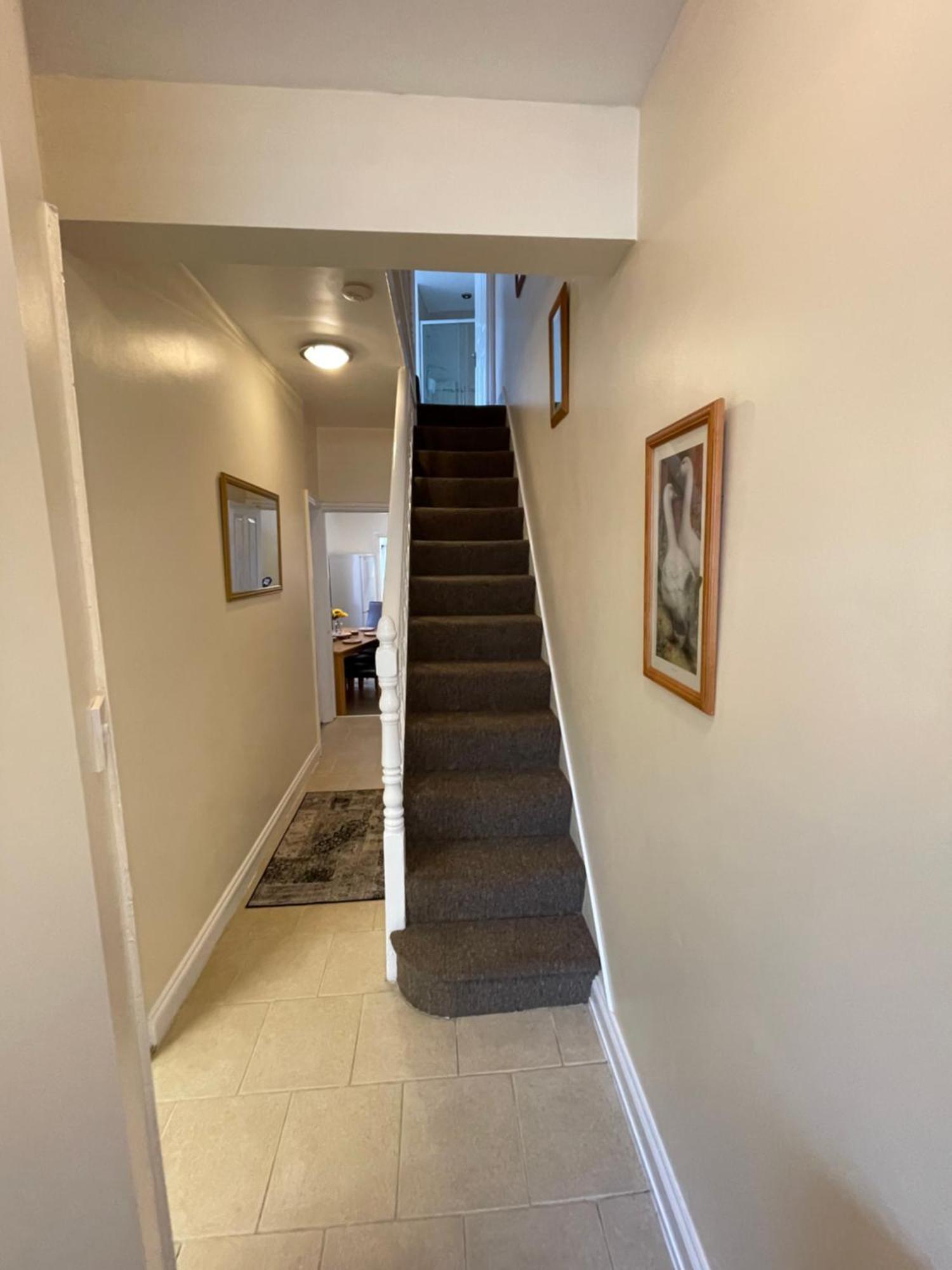 Beanies Lornestreet Four Bed House Leilighet Swindon Eksteriør bilde