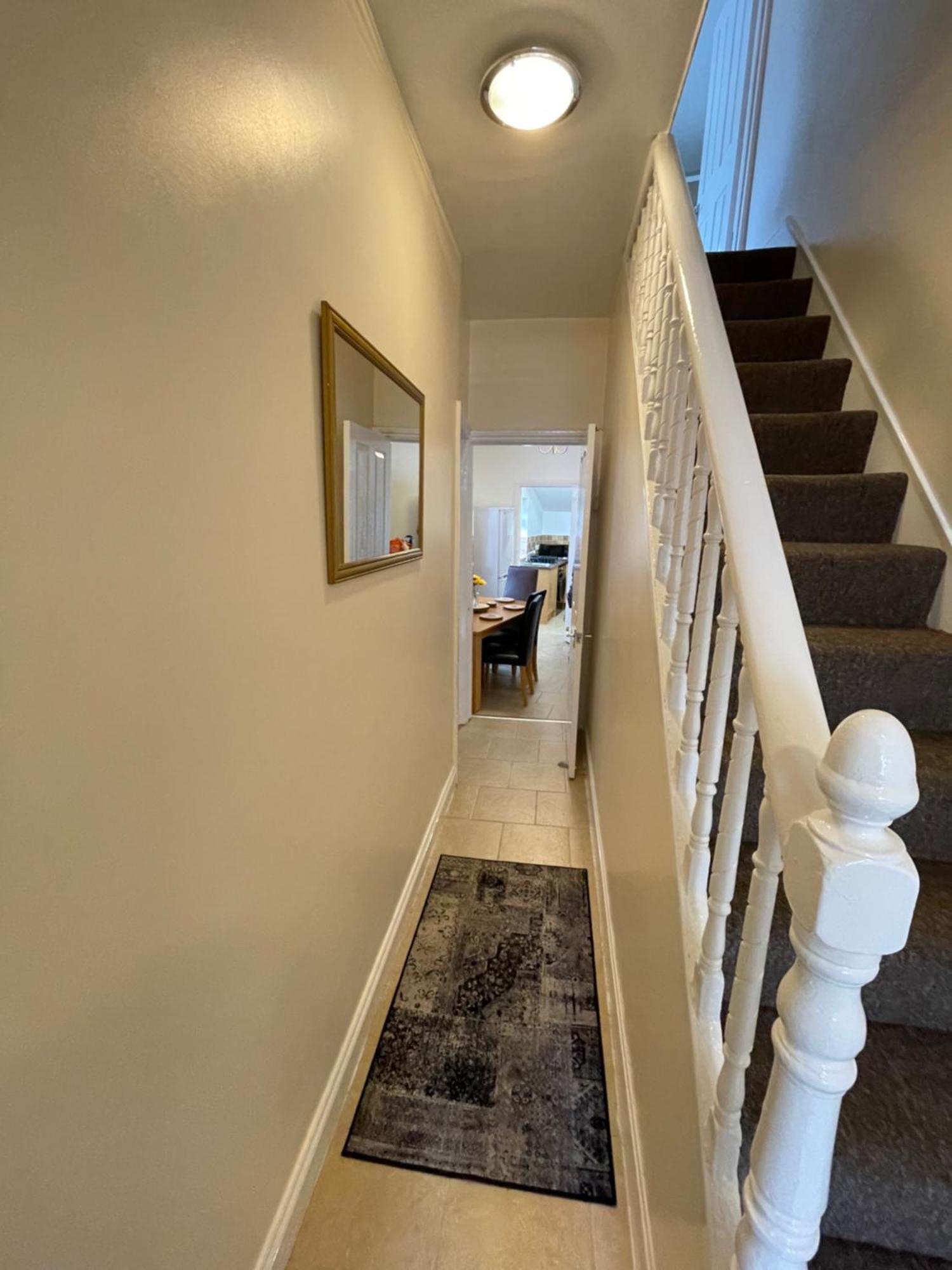 Beanies Lornestreet Four Bed House Leilighet Swindon Eksteriør bilde