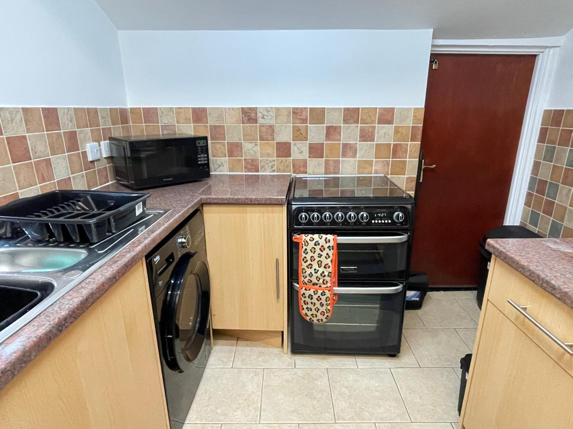Beanies Lornestreet Four Bed House Leilighet Swindon Eksteriør bilde